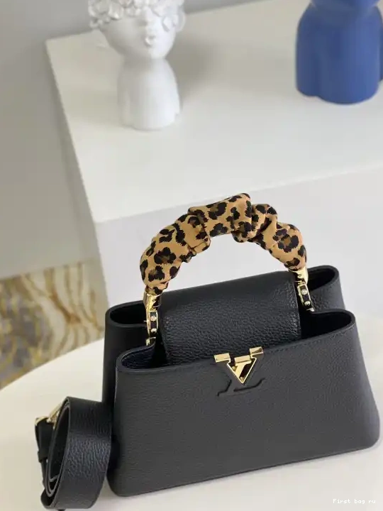 Frstbag ru VUITTON LOUIS CAPUCINES BB 0502